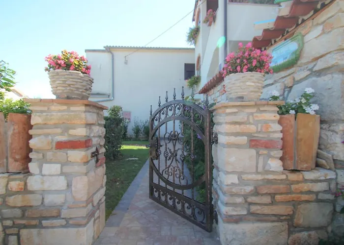 Appartement Olimpia 2 *