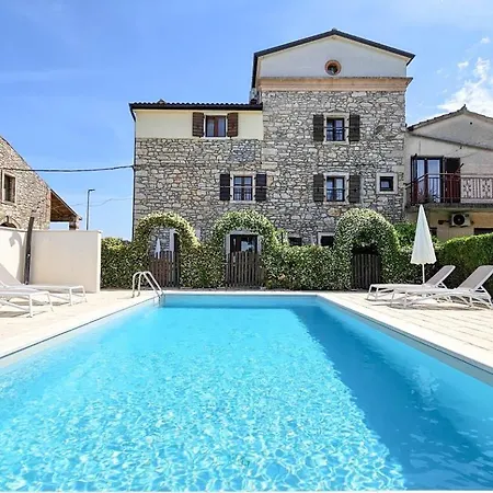 Olimpia 2 Apartment *